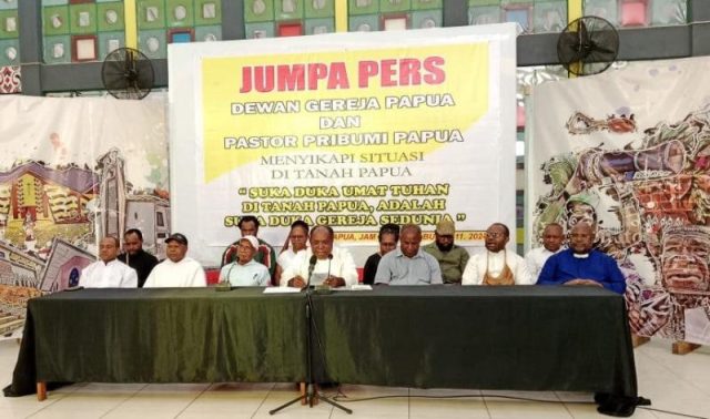 Dewan Gereja Papua dan Pastor Pribumi Papua menggelar jumpa pers di Kota Jayapura, Papua, Senin (11/11/2024) untuk menyikapi situasi di Tanah Papua- Jubi Doc.