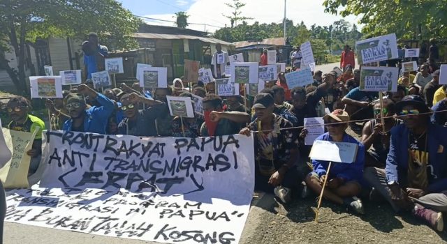 Massa Aksi yang berkumpul di titik Wadio, Nabire Papua Tengah - Doc.tiiruu.com