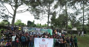 Ikatan Keluarga Besar Pelajar Dan Mahasiswa dan Mahasiswa Pegunungan Tengah Jayawijaya Se-Jawa, Bali, dan Sumatera Lahirkan Resolusi Lawan Pembodohan dan Mari Memanusiakan Manusia Jumpa Pers; Ikatan Keluarga Besar Pelajar dan Mahasiswa Pegunungan Tengah Jayawijaya (IKB-PMPJ) Se-Jawa, Bali, dan Sumatera ( Foto Ambrosius Mulait)