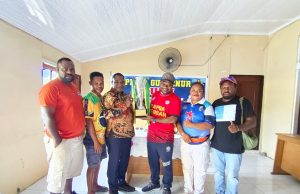 Persipuncak Terima Piala Bergilir ini Respon Kadispora Provinsi Papua Tengah