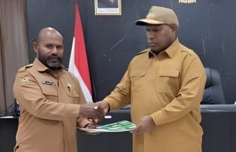 Ditunjuk Sebagai Plt Kadis Dukcapil Jayawijaya Yohanes Lani Siap Jalankan Amanat Bupati Jayawijaya Benahi Layanan Adminduk