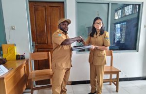 Serah Terima Jabatan Kabag Hukum Kabupaten Deiyai, Yeskiel Kotouki Berpamitan