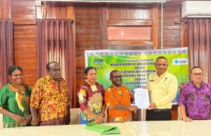 Bupati Deiyai Teken MoU Akreditasi, 10 Puskesmas dan RSUD Pratama Disiapkan Dinilai 2026