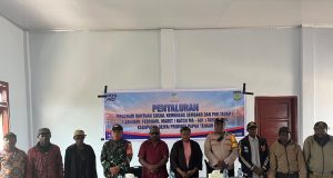 Dinas Sosial Deiyai Salurkan Bansos Sembako dan PKH Tahap I 2026, Asisten I Minta Kolaborasi Pendataan Agar Tepat Sasaran