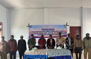 Dinas Sosial Deiyai Salurkan Bansos Sembako dan PKH Tahap I 2026, Asisten I Minta Kolaborasi Pendataan Agar Tepat Sasaran