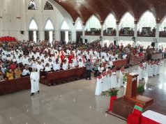 106 Umat Paroki KSK Nabire Terima Sakramen Krisma, Uskup Timika Ajak Hayati Makna Kebangkitan