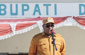 Wabup Deiyai Ayub Pigome Tekankan Disiplin ASN dalam Apel Gabungan