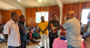 Jemaat Gereja Baptis Wameroma Dolinggame Apresiasi Bantuan Pribadi Kepala Bappeda Papua Pegunungan untuk Pembangunan Gereja