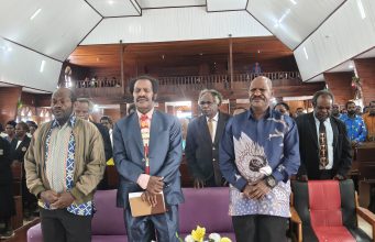 Mesak Pakage Tekankan Sinergi Gereja dan Pemerintah dalam HUT ke-64 KINGMI di Deiyai