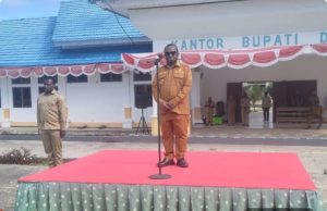 Bupati Deiyai Tegaskan Disiplin ASN dan Larang Sewa Gedung di Luar Pemerintah