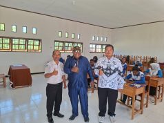 Legislator Nelius Agapa, Pantau Program Sekolah Gratis di Nabire, Pastikan Ujian Berjalan Lancar