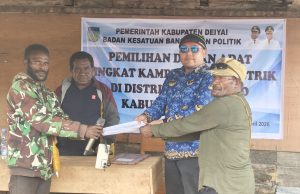 Kesbangpol Deiyai monitoring pemilihan kepala suku Mee, proses berlangsung aman dan demokratis