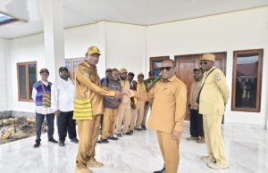 Bupati Deiyai Serahkan Kunci Kantor Baru, Dorong Peningkatan Pelayanan Publik