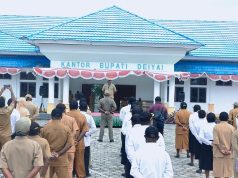 Apel Gabungan Pemda Deiyai, ASN Diajak Teladani Nilai Kebaikan dan Perkuat Pelayanan