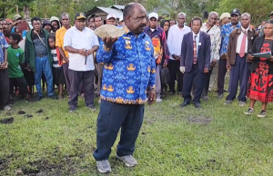 Bupati Lanny Jaya Letakkan Batu Pertama Pembangunan Gereja Baptis Kondena 2026
