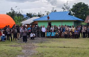 Pemkab Lanny Jaya Salurkan 13 Ton Beras untuk Korban Konflik, Masyarakat Mulai Dipulangkan