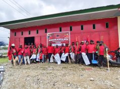 Peringati Bulan Bung Karno, DPC PDI Perjuangan Deiyai Gelar Aksi Bersih Kota Waghete
