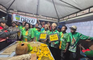 Pertama Kali Jadi Pelatih, Anifian Edowai Persembahkan Juara Favorit Musik Akustik Lokal untuk Deiyai