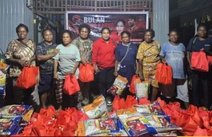 Peringati Bulan Bung Karno, Naomi Kotouki Serahkan Bantuan Sembako kepada Warga Masyarakat
