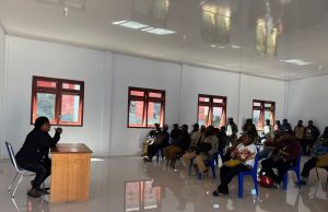 Dinsos Deiyai Gelar Musyawarah Desa, Kadinsos Tekankan Pentingnya Verifikasi dan Validasi Data Dinas Sosial Kabupaten Deiyai menggelar Musyawarah Desa Se-Kabupaten Deiyai yang berlangsung selama tiga hari, mulai tanggal 18 hingga 20 Juni 2026, bertempat di Kantor Dinas Sosial Kabupaten Deiyai - Doc AMY