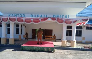 Sekda Deiyai Tekankan Disiplin dan Kualitas Kinerja ASN Saat Pimpin Apel Gabungan