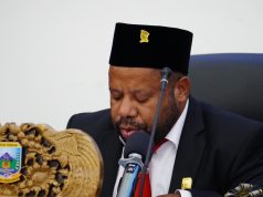 DPR Papua Tengah Mulai Bahas Raperdasi Pertanggungjawaban APBD 2025 Ketua DPR PT Delius Tabuni saat memimpin jalannya sidang Pembukaan Paripurna Raperdasi Pertanggungjawaban Pelaksanaan APBD Provinsi Papua Tengah Tahun 2025 - DOc. Humas DPR PT