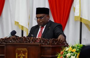 Gubernur Papua Tengah Serahkan Raperda Pertanggungjawaban APBD 2025, Pendapatan Lampaui Target dan SiLPA Capai Rp1,429 Triliun Gubernur Papua Tengah Meki Nawipa saat membuka sidang Pembukaan Paripurna Raperdasi Pertanggungjawaban Pelaksanaan APBD Provinsi Papua Tengah Tahun 2025 - DOc. Humas