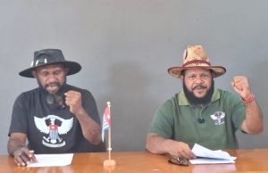 Peringati Kemerdekaan Vanuatu, ULMWP Sebut Negeri Pasifik Itu Rumah Persaudaraan Bangsa Papua Menase Tabuni, presiden eksekutif dan Markus Haluk, sekretaris eksekutif ULMWP, saat jumpa pers. (Dok. ULMWP)