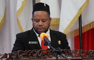DPR Papua Tengah Serahkan Rekomendasi LKPJ Gubernur 2025, Tekankan Akuntabilitas dan Perbaikan Tata Kelola Ketua DPR PT Delius Tabuni saat memberikan sambutan dalam rangka Penyampaian Rekomendasi DPR Papua Tengah Terhadap Laporan Keterangan Pertanggung Jawab (LKPJ) Kepala Daerah Tahun 2025 - Doc. tiiruu.com/ AHY