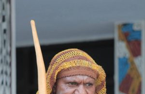 Nason Pigai: Berbicara Tanah Adat, Berbicara tentang Antropologi Papua Nason Pigai saat melakukan orasi di istanah Mambesak - Doc. Kosapa