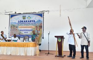 Bupati Deiyai Buka Lokakarya PAUD HI, Tekankan Aktivitas Belajar Mengajar Harus Berjalan di Seluruh PAUD