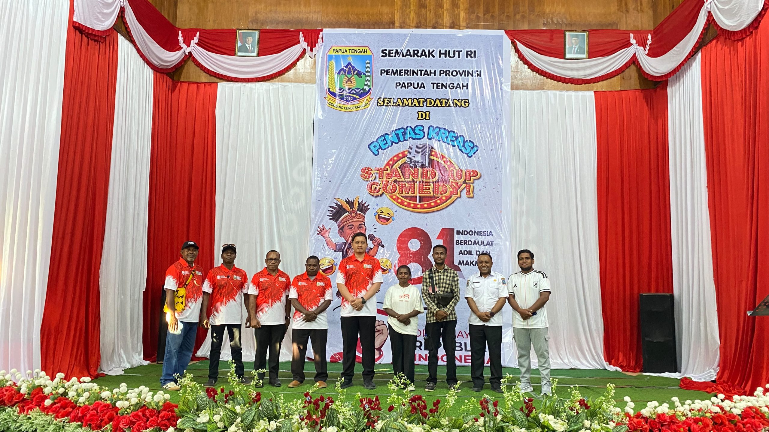Sekertaris DPR PT dan Sekertariat MRP PPT saat Foto bersama dengan pemenang lomba stand up comedy - Doc. Tiiruu.com