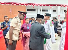 Bupati Deiyai Kukuhkan 35 Anggota Paskibra, Siap Jalankan Tugas pada HUT ke-81 RI