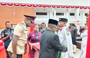 Bupati Deiyai Kukuhkan 35 Anggota Paskibra, Siap Jalankan Tugas pada HUT ke-81 RI