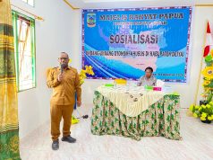 Bupati Deiyai Paparkan Program Otsus, MRP Papua Tengah Apresiasi Implementasi Pembangunan Pembaruan pemahaman Otonomi Khusus harus berjalan seiring dengan implementasi di lapangan. Bupati Deiyai Melkianus Mote, S.T. menerima Buku Saku Undang-Undang Otonomi Khusus Papua dari Majelis Rakyat Papua (MRP) Provinsi Papua Tengah dalam kegiatan Sosialisasi Otsus di Deiyai. Kegiatan berlangsung di Penginapan Putri, Tougiibaugi, Kabupaten Deiyai Senin, 4 Agustus 2026 - Doc. AMY/Tiiruu.com