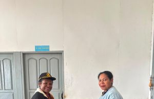 Dinas Kesehatan Deiyai Serahkan Laptop untuk Perkuat Pelayanan dan Pelaporan Program TB di RSUD Deiyai Kepala dinas Fransina Rumbiak Mote, S. KM., M.KM., menyerahkan 1 unit leptop kepada Kepala RSUD Deiyai, Kamis (06/08/2026)