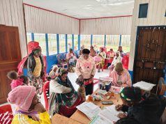 Puskesmas Tenedagi Gelar Posyandu di Kampung Onago, Perkuat Pelayanan Kesehatan Ibu dan Anak Petugas Puskesmas Tenedagi memberikan pelayanan kesehatan kepada bayi dan balita dalam kegiatan Posyandu di Kampung Onago, Jumat (7/8/2026). Kegiatan ini menjadi bagian dari upaya meningkatkan pelayanan kesehatan dasar serta memantau tumbuh kembang anak di wilayah kerja Puskesmas Tenedagi.
