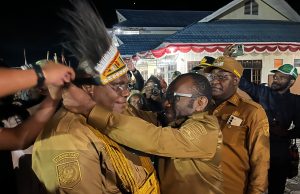 Gubernur Papua Tengah Meki Fritz Nawipa Tiba di Deiyai, Disambut Bupati, Wakil Bupati dan Forkopimda