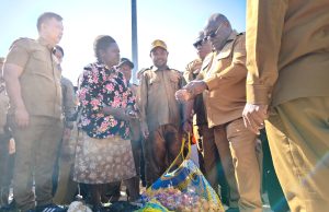 Gubernur Papua Tengah Meki Nawipa Janji Beri Bantuan Kelompok Tani Gakokebo