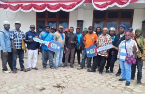 Meki Nawipa Dorong Kesejahteraan Anak Muda Deiyai Lewat Bantuan 34 Motor