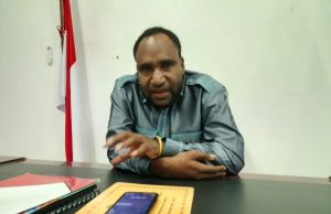 Yos Elopere Tegas Tolak Definisi Ulang OAP: “Jangan Tentukan Orang Papua dari Jakarta”