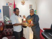Ko’SaPa Apresiasi John Gobai atas Bantuan Lampu Baca untuk Lapak Literasi di Nabire