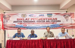 Tutup Diklat Auditor, Melkianus Mote: Auditor Harus Profesional, Independen dan Berani Menyatakan yang Salah