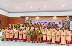Ketua dan Pengurus DWP Unsur Pelaksana OPD se-Kabupaten Deiyai Dikukuhkan