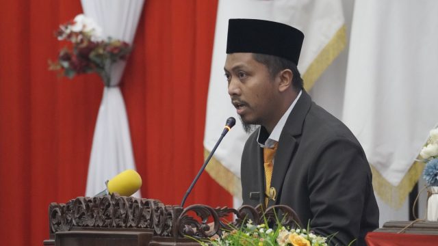 WhatsApp Image 2026-10-05 at 16.59.21 Ardi Saat Membaca Pidato Pada Momentum Rapat Paripurna Non APBD Tahap II DPR PT -Humas DPR PT FOR TIIRUU