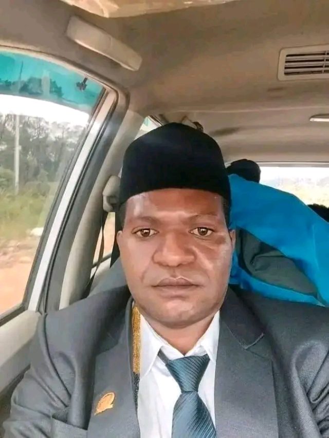 Anggota DPRD Kabupaten Deiyai dari Fraksi Partai Persatuan Pembangunan (PPP), Serapianus Mote, meminta aparat keamanan menghentikan rencana penyisiran rumah ke rumah warga di Kabupaten Deiyai. Ia tetap mendukung pemeriksaan di jalan raya dan dalam kota dengan mengedepankan ketertiban, sikap santun, serta penghormatan terhadap masyarakat. Foto: Dokumentasi Serapianus Mote/Tiiruu.com