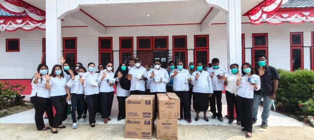 WhatsApp Image 2026-10-14 at 17.10.30 Dinkes Paniai Apresiasi Bantuan 20 Ribu Masker dari Pemprov Papua Tengah, Rabu (14/10/2026)
